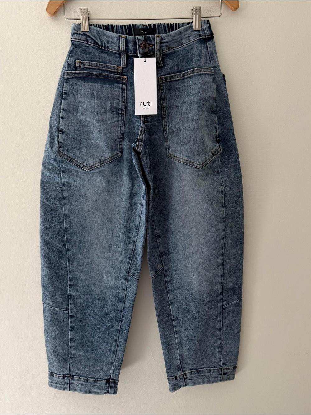 Ruti NWT Barrel Jeans Petite Slouchy Tapered Patch Pockets Blue Denim Size 2